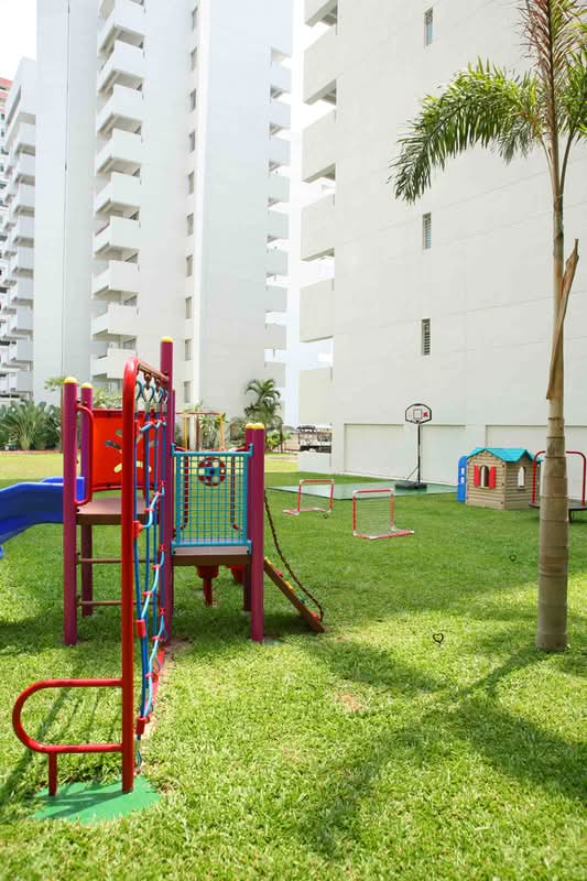 Esmeralda Apartments : เอสเมอรัลด้า อพาร์ทเม้นท์