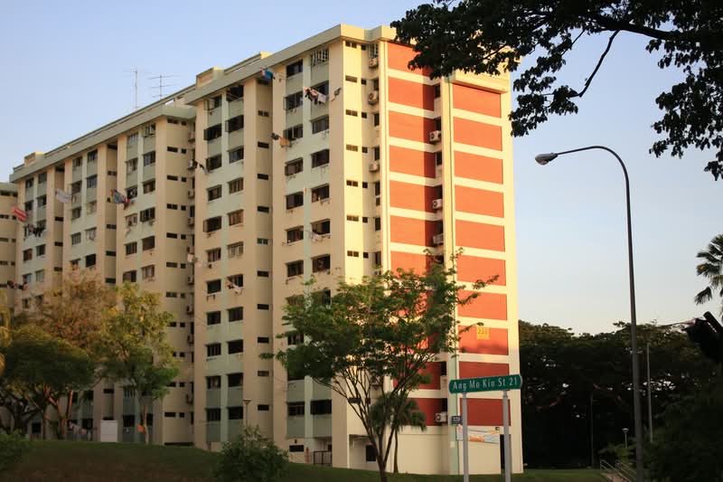 235 Ang Mo Kio Avenue 3 HDB Flat For Sale at S$ 420,000 | PropertyGuru Singapore