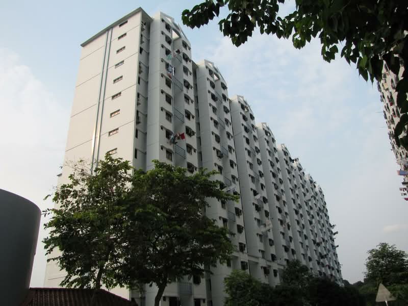 82 Commonwealth Close