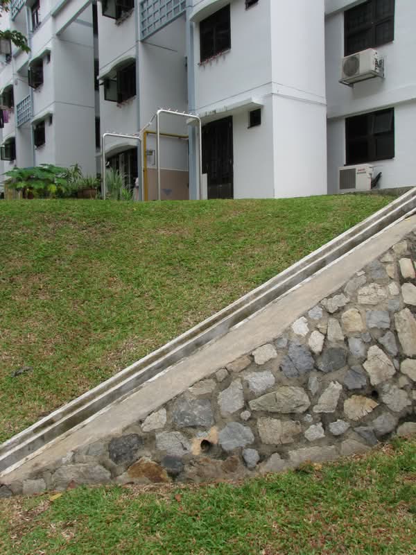 84 Commonwealth Close