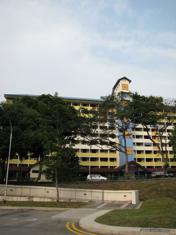 96 Commonwealth Crescent