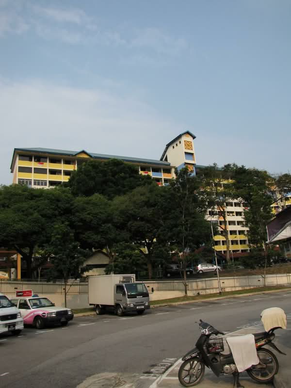 96 Commonwealth Crescent