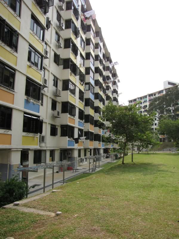 100 Commonwealth Crescent