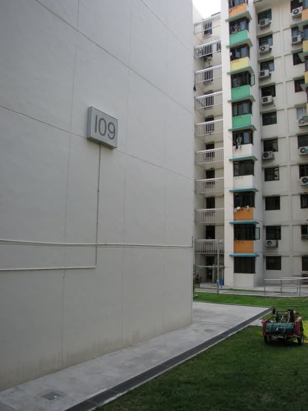 109 Commonwealth Crescent